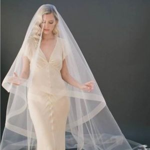 Faux horsehair wedding bridal veil in ivory with blusher and hair comb